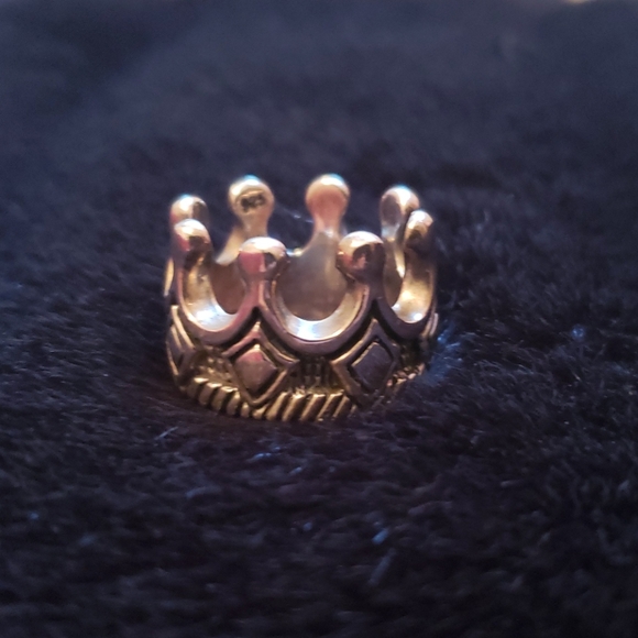 Silver Crown Ring - Picture 2 of 3